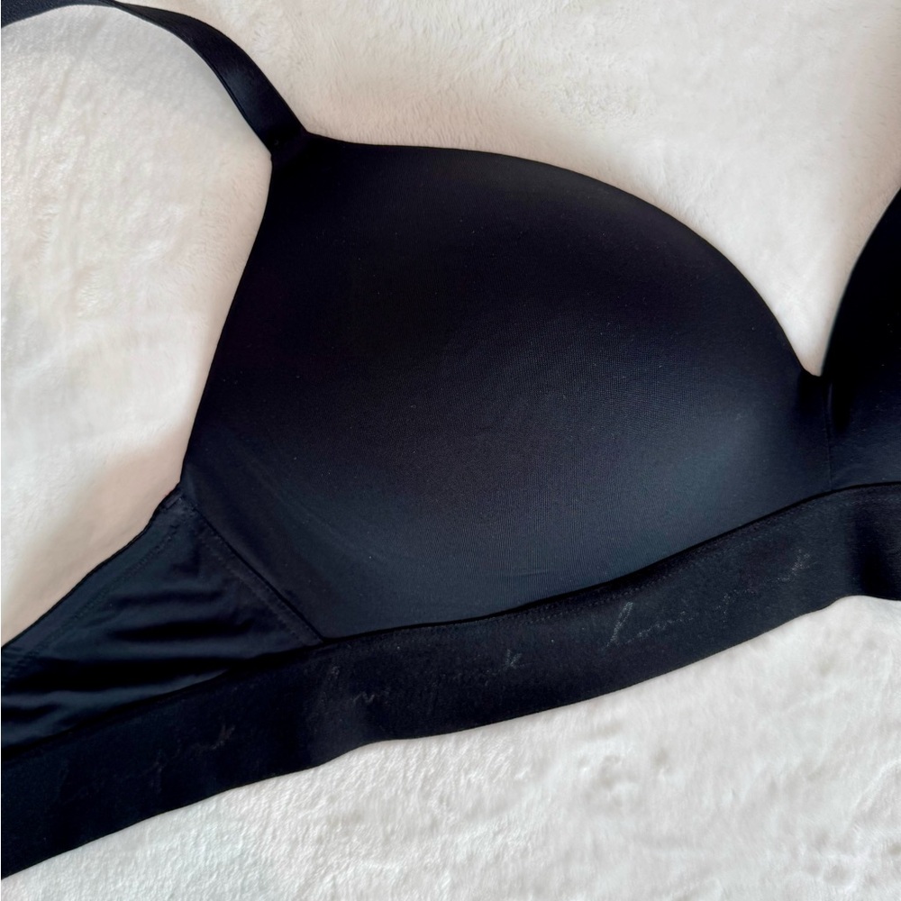 Pink Wear Everywhere Wireless Push-up Seamless Black Victoria’s Secret Bra 38D